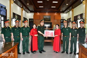 Central Military Commission and Ministry of Defense Honor Policy Families with Heartfelt Gifts - image 0