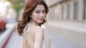 Collection of Beautiful and Pure Vietnamese Girls Celebrating Natural Beauty - image 6
