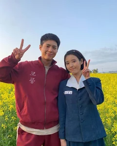 Park Bo Gum: The Multi-Talented Artist Captivating Global Audiences - image 1