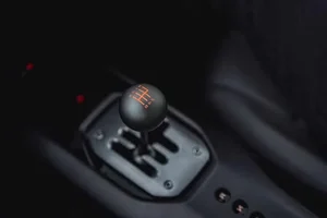 Ferrari 12Cilindri Manuale: The Ultimate Manual Supercar Worth Over $700k Launches - image 5