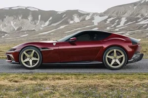 Ferrari 12Cilindri Manuale: The Ultimate Manual Supercar Worth Over $700k Launches - image 7