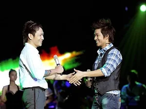 Tuan Hung Challenges Duy Manh to Charity Liveshow for Flood Relief - image 7