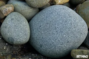 Queen's Beach: The Giant Egg-Shaped Stone Beach in Quy Nhon - image 2