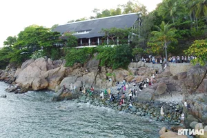 Queen's Beach: The Giant Egg-Shaped Stone Beach in Quy Nhon - image 7