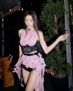 Blackpink Jisoo Hair Style Choices for Her Historic Vietnam Concert - image 1