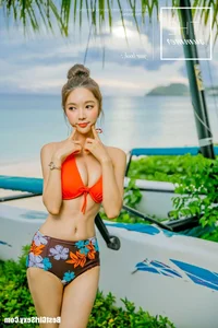 Stunning Park Soo Yeon Bikini Photo Gallery: Fashion and Beauty Inspiration - image 65