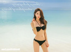 Stunning Park Soo Yeon Bikini Photo Gallery: Fashion and Beauty Inspiration - image 61