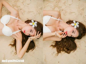 Stunning Park Soo Yeon Bikini Photo Gallery: Fashion and Beauty Inspiration - image 101