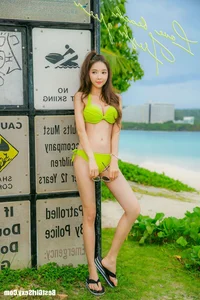 Stunning Park Soo Yeon Bikini Photo Gallery: Fashion and Beauty Inspiration - image 19