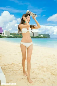 Stunning Park Soo Yeon Bikini Photo Gallery: Fashion and Beauty Inspiration - image 72