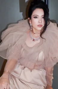 The Stunning Transformation of Anh Tho: A Modern Style Evolution - image 0