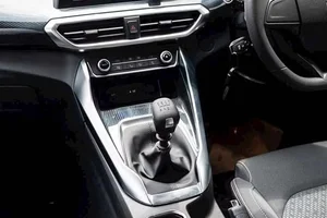 MG G50 MPV Prices Drop to Historic Lows with Massive Discounts - image 7