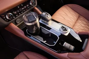 Detailed Look: 2025 Mitsubishi Outlander Trail Edition - image 11