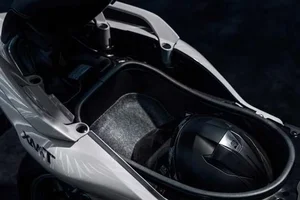 2026 Yamaha TMax Tech Max: Premium Features and Detailed Gallery of the Ultimate Maxi-Scooter - image 4