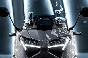 2026 Yamaha TMax Tech Max: Premium Features and Detailed Gallery of the Ultimate Maxi-Scooter - image 8