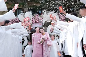 Runner-Up Tam Nhu Dazzles in Gold During Lavish Traditional Engagement Ceremony - image 3