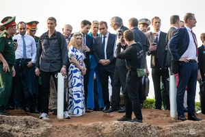 Historic Visit: French Defense Minister Tours the Dien Bien Phu Relic Site - image 1