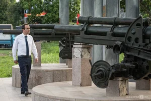 Historic Visit: French Defense Minister Tours the Dien Bien Phu Relic Site - image 6