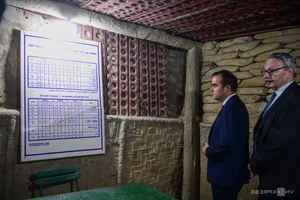 Historic Visit: French Defense Minister Tours the Dien Bien Phu Relic Site - image 9