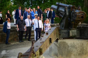 Historic Visit: French Defense Minister Tours the Dien Bien Phu Relic Site - image 4