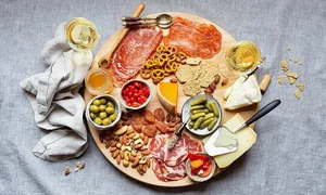 How to Prepare a Luxurious Cold Cut Platter for Your Next Holiday Gathering - image 0