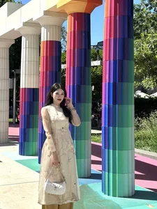 Flight Attendants Trade Uniforms for Glamorous Off-Duty Fashion Styles - image 4