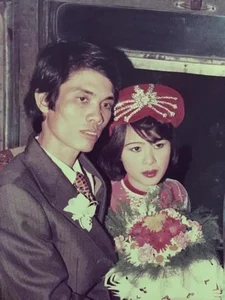 Vietnamese Celebrities Share Nostalgic Vintage Wedding Photos of Their Parents - image 1
