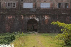 Exploring the 13 Historic Gates of Hue Imperial City: A Royal Architectural Journey - image 7