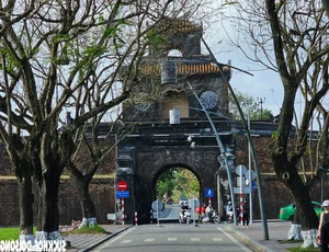 Exploring the 13 Historic Gates of Hue Imperial City: A Royal Architectural Journey - image 1
