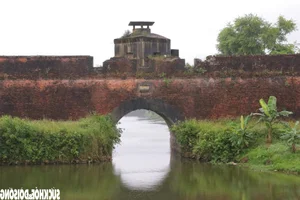 Exploring the 13 Historic Gates of Hue Imperial City: A Royal Architectural Journey - image 8