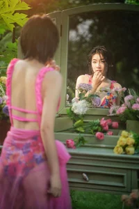 YiTuYu Art Language Vol.6772: Zoe's Modern Elegance in Fine Art Photography - image 0