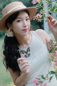 YiTuYu Art Language Vol.10627 Shi Qi De Mao: Charming Portrait Set - image 7