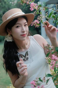 YiTuYu Art Language Vol.10627 Shi Qi De Mao: Charming Portrait Set - image 9