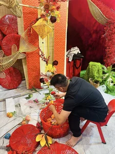 Husband Creates Stunning DIY Tet Photo Studio for His Wife for Just 12 Million VND - image 9