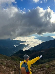 Conquering Canh Cao Sinkhole: A Brave Journey into the Earth's Depths - image 0