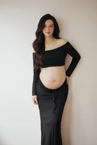Heartwarming Moments: Quynh Luong and Her Family Welcome Their Newborn Daughter - image 3