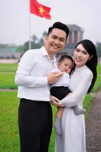 MC Hanh Phuc Shares Heartwarming National Holiday Family Moments - image 3