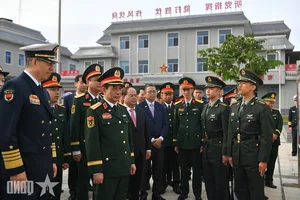Celebrating the 10th Vietnam-China Border Defense Friendship Exchange - image 12