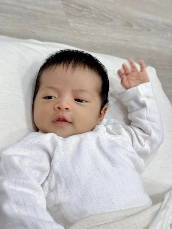 H'Hen Nie Shines in Gorgeous Gown While Huong Giang Celebrates Pregnancy