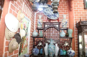 Inside Vietnam's Largest Ceramic Mansion: A Masterpiece of Traditional Craftsmanship - image 2