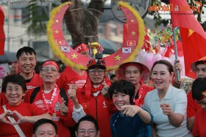 Pitch Beauty Hoang Thi Loan and Friends Cheer on the Vietnam National Team - image 0