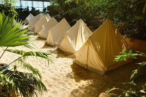 Winter Beach Escapes: Where You Can Swim Even When It Snows - image 5