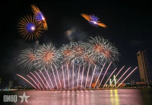 Da Nang International Fireworks Festival 2025: Night Four Illuminates the Han River Skyline - image 2