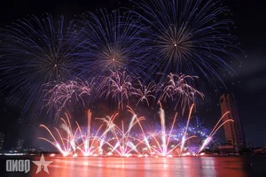 Da Nang International Fireworks Festival 2025: Night Four Illuminates the Han River Skyline - image 6