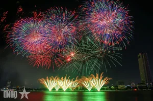Da Nang International Fireworks Festival 2025: Night Four Illuminates the Han River Skyline - image 3