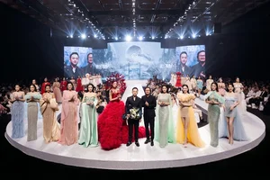 Miss World 2019 Toni-Ann Singh Captivates Fans by Singing in Vietnamese - image 3