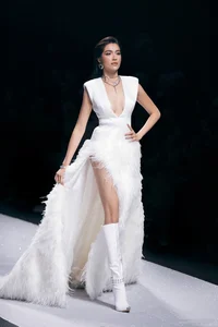Miss World 2019 Toni-Ann Singh Captivates Fans by Singing in Vietnamese - image 5