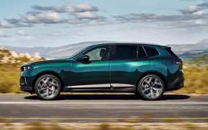 All-New 2027 BMW X5 Debuts with Neue Klasse Design and 700km iX5 EV - image 9