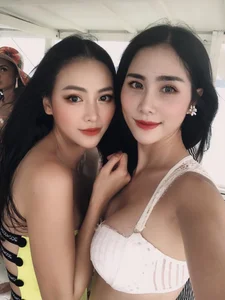 The Elegance and Beauty of Hoàng Hạnh - Exclusive Photo Gallery - image 20
