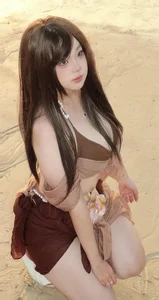 Viral Beauty: Popular Cosplayer Stuns Fans by Revealing Her Natural Look - image 8